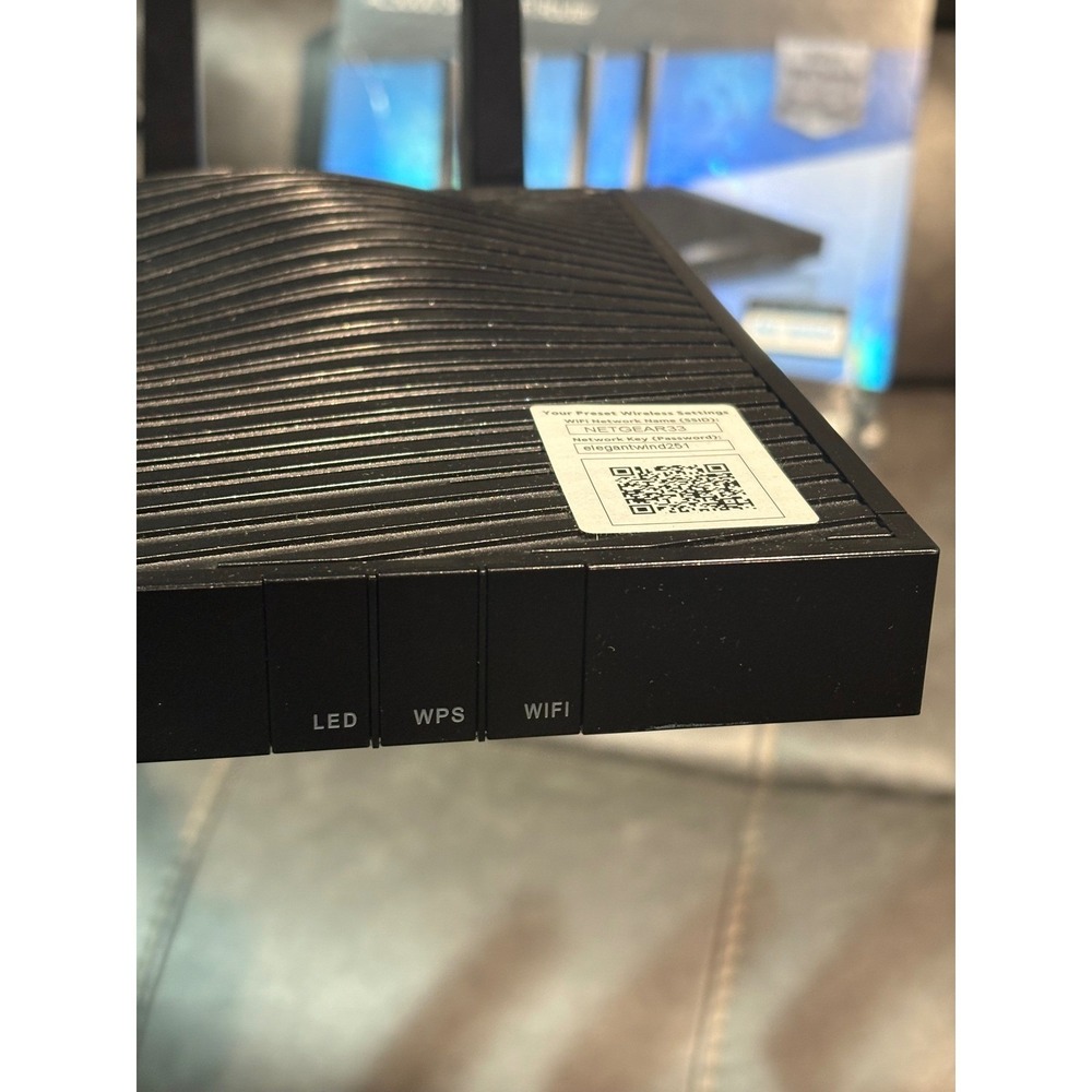 Netgear Nighthawk X8 AC5000 Smart WiFi Router R8300 Tri-Band Quad-Stream MU-MIMO - Picture 3 of 11